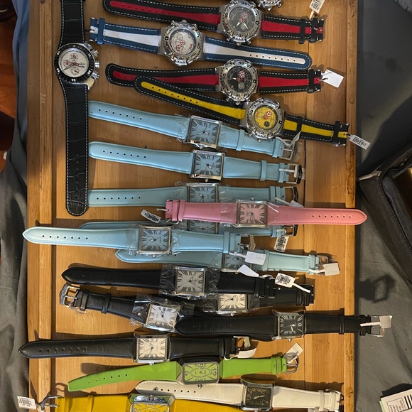 AQUAMARIN ladies 🎉Watch. Registered # on back price per watch - Picture 13 of 14